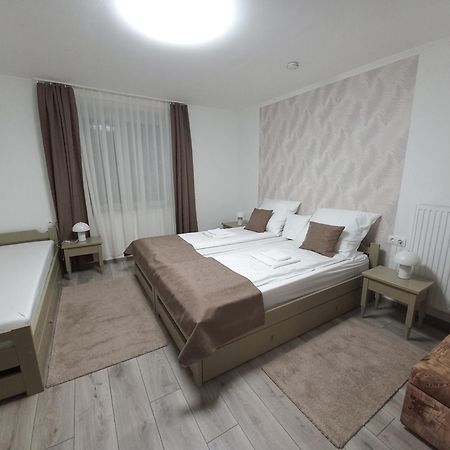 Ilona Apartman Gyula Bagian luar foto