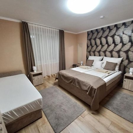 Ilona Apartman Gyula Bagian luar foto