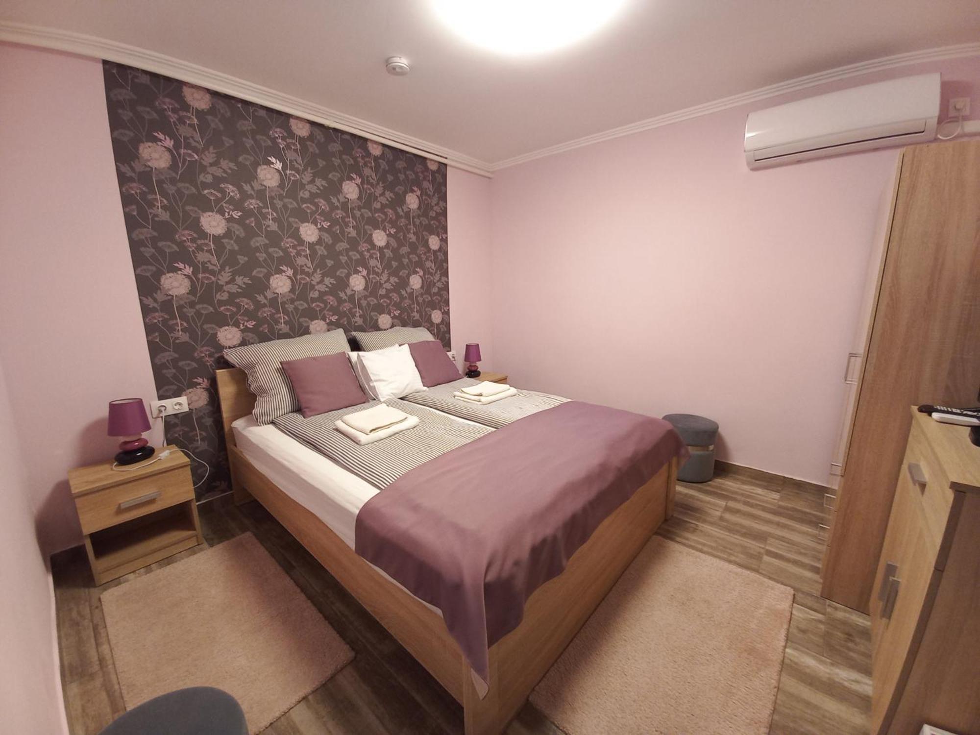 Ilona Apartman Gyula Bagian luar foto